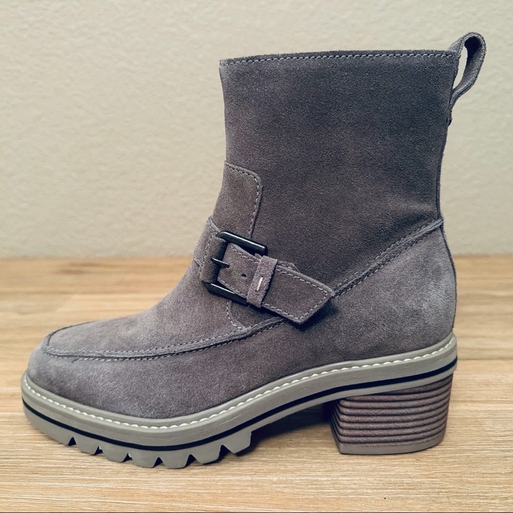 Bernardo Sonja Suede Buckle Boots Gray Size 6.5 Zipper Chunky Lug Block Sole - Picture 2 of 12